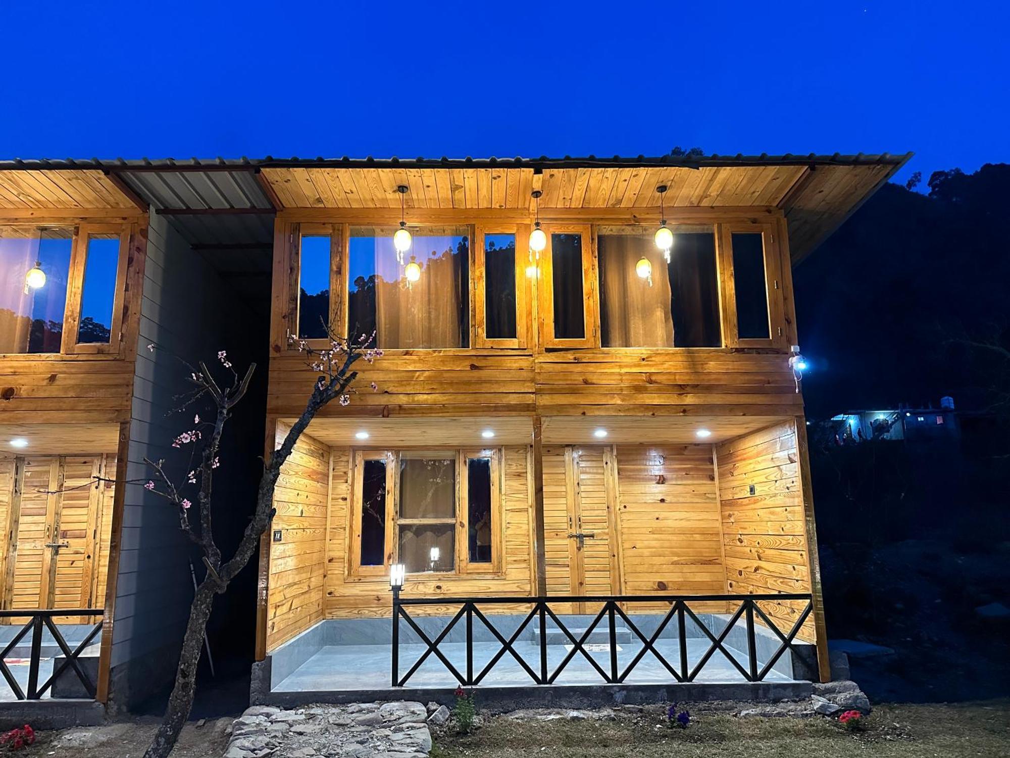 Cabana Riverside Resort - Kainchi Dham 奈尼塔尔 外观 照片
