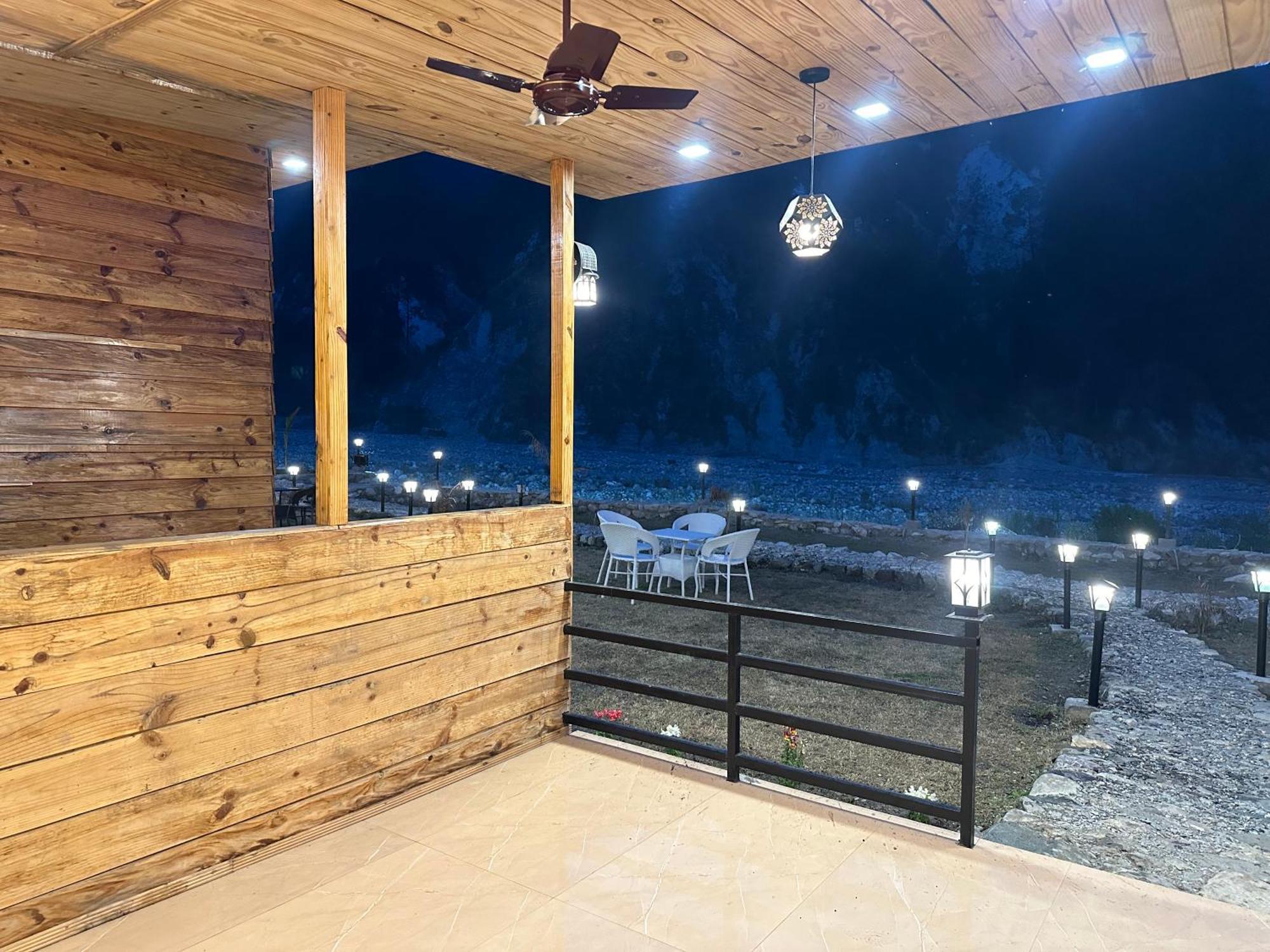 Cabana Riverside Resort - Kainchi Dham 奈尼塔尔 外观 照片