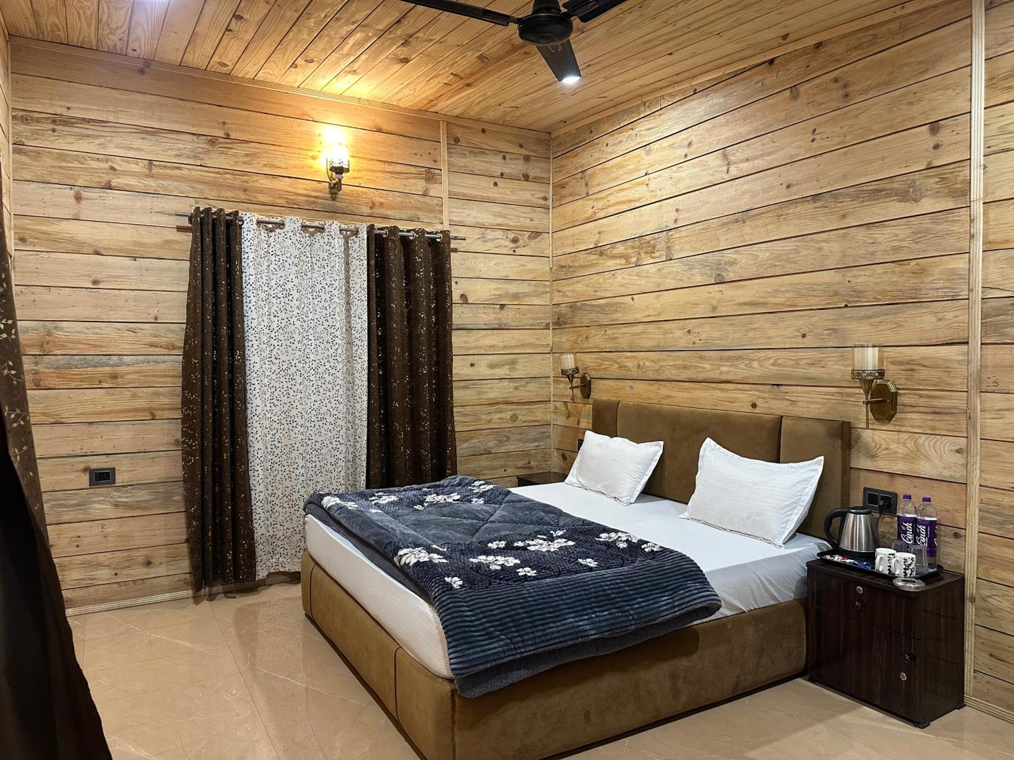 Cabana Riverside Resort - Kainchi Dham 奈尼塔尔 外观 照片