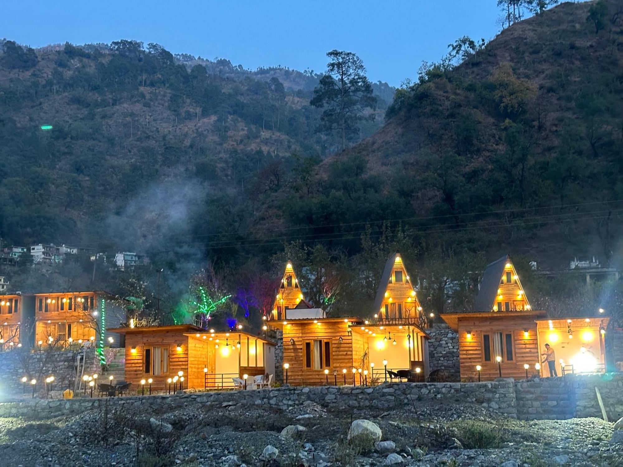 Cabana Riverside Resort - Kainchi Dham 奈尼塔尔 外观 照片