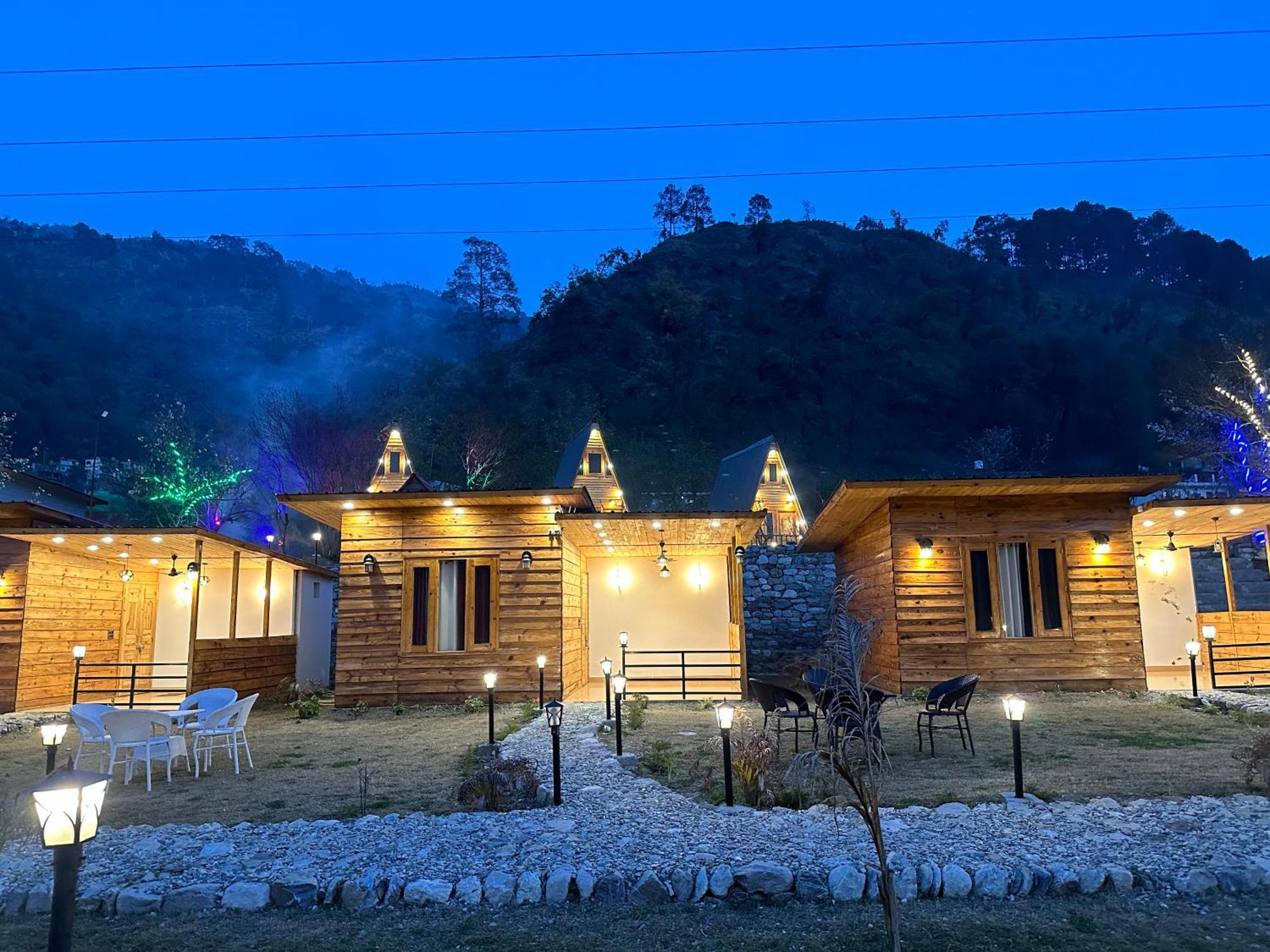 Cabana Riverside Resort - Kainchi Dham 奈尼塔尔 外观 照片