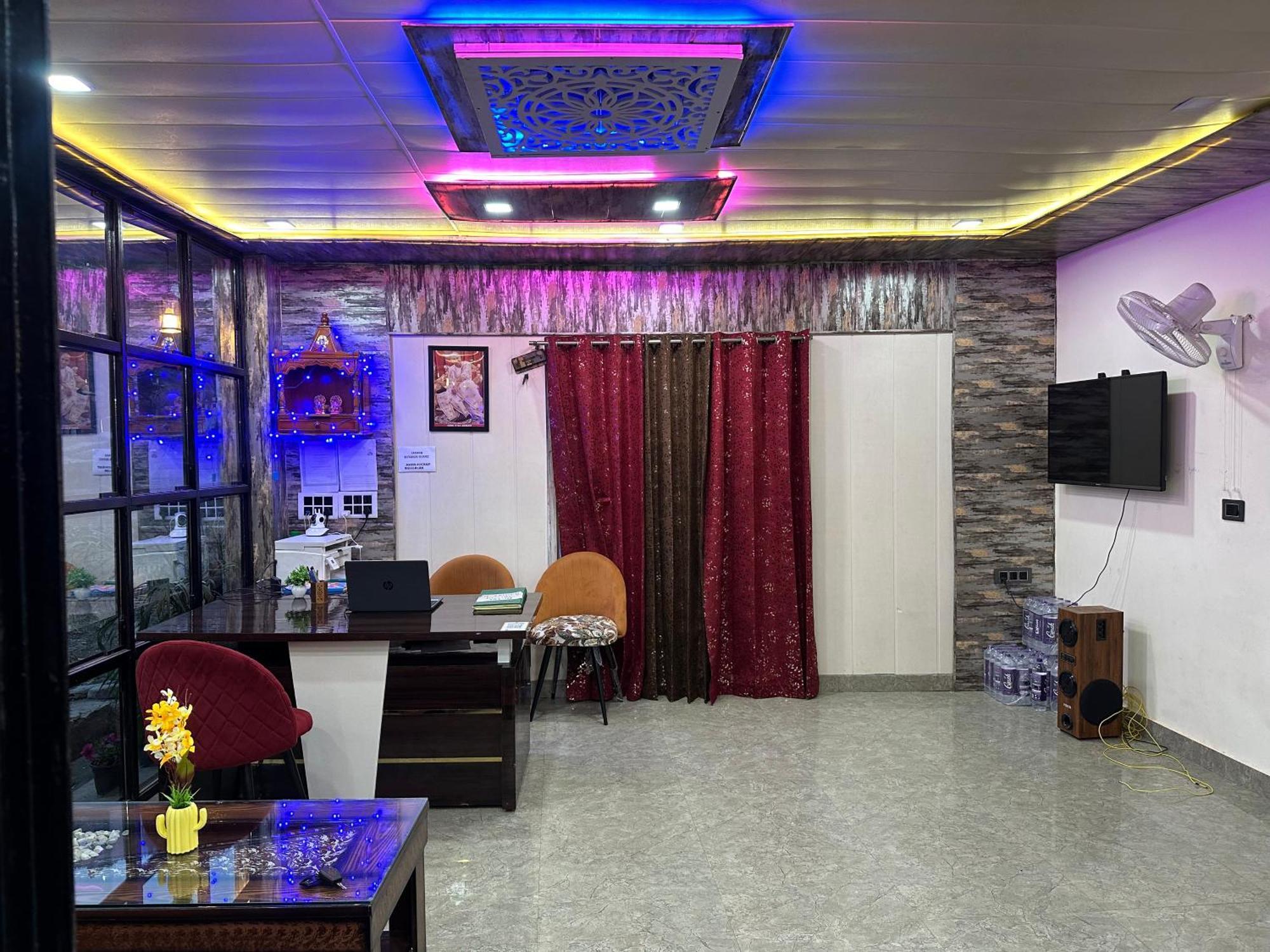 Cabana Riverside Resort - Kainchi Dham 奈尼塔尔 外观 照片