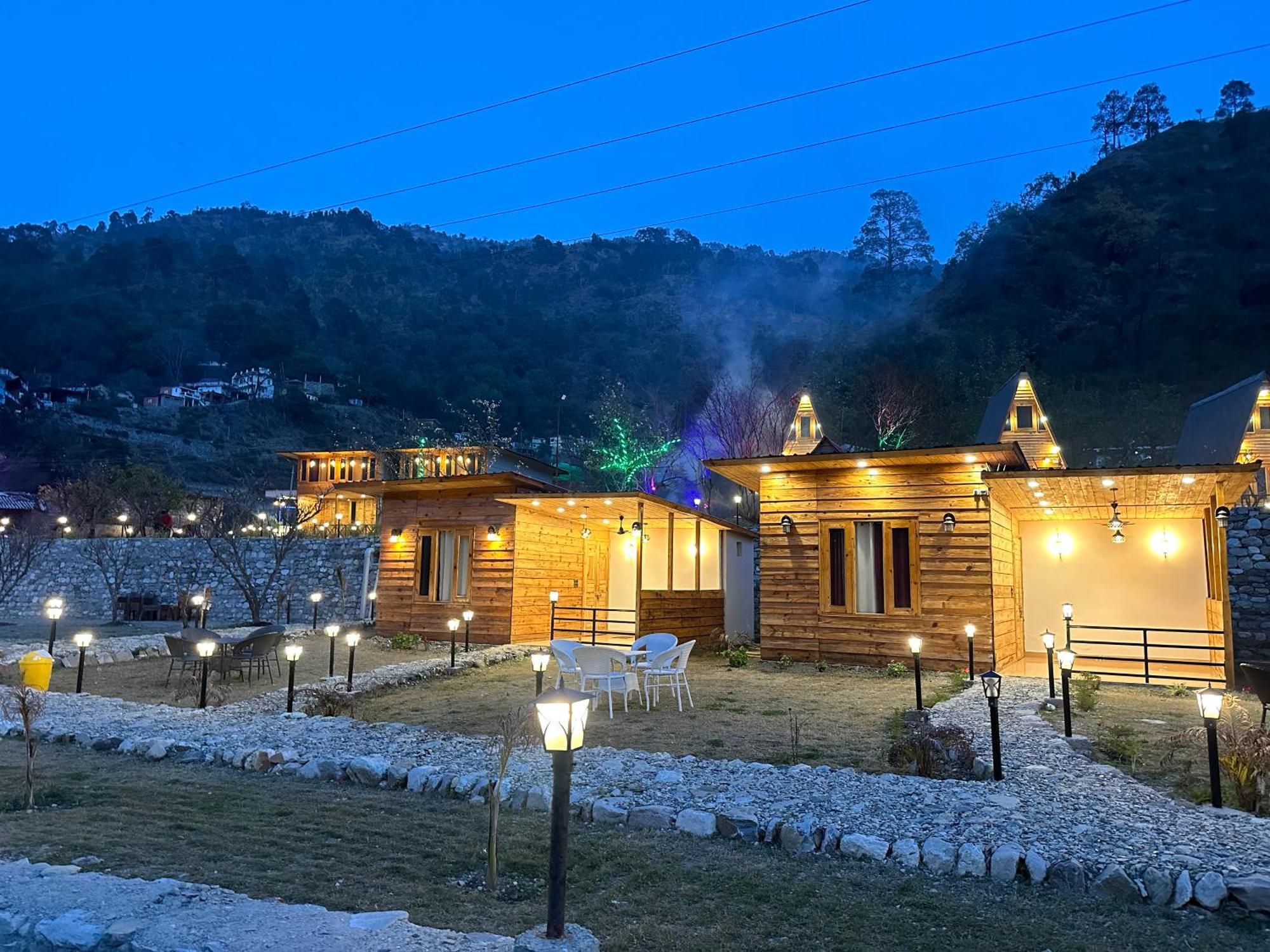 Cabana Riverside Resort - Kainchi Dham 奈尼塔尔 外观 照片